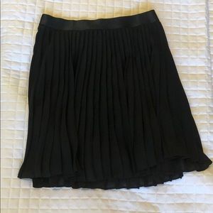 Express black pleated skirt